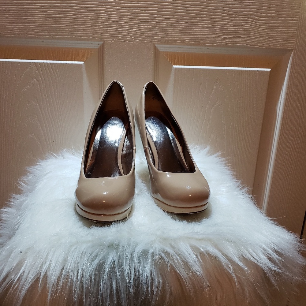 🌷Madden Girl Platform Pumps size 9 1/2